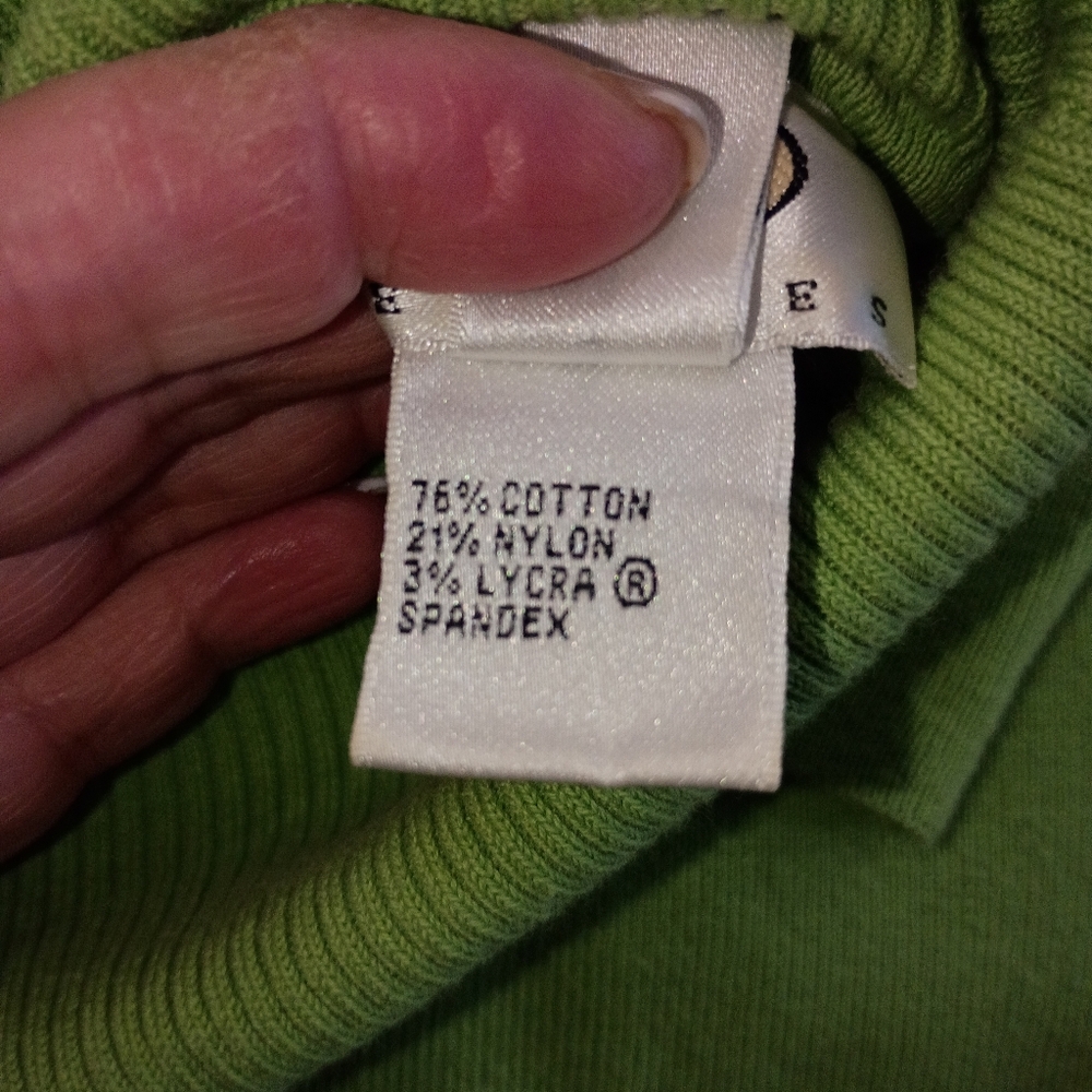 Talbots cozy and stylish with this Lime 🍋🟩 green 💚 turtleneck sweater. - Picture 8 of 8
